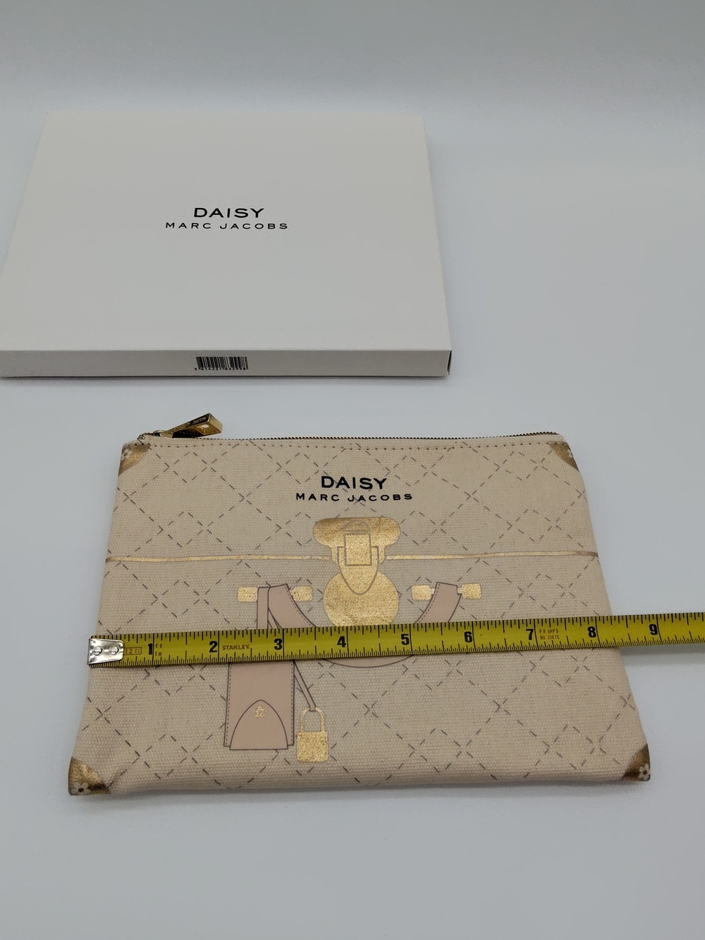 MARC JACOBS DAISY Canvas Cosmetic Pouch Travel Makeup Bag Gold Print NWT NIB - Picture 6 of 8